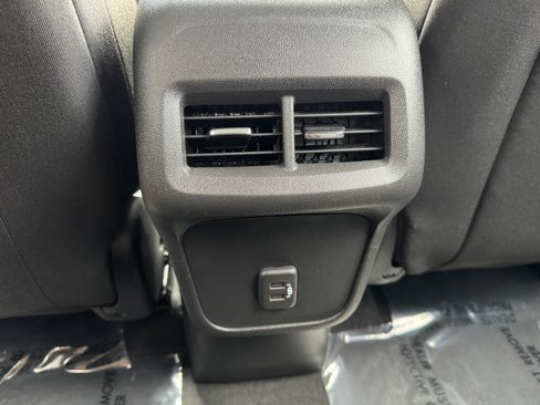 Used 2023 Chevrolet Equinox LT image 21