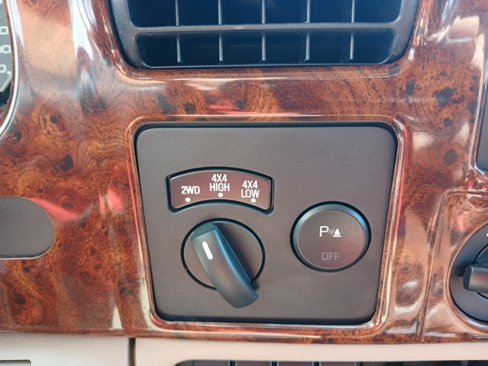 Used 2006 Ford F350 Lariat image 36