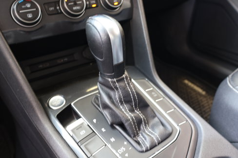 Used 2021 Volkswagen Tiguan SE image 27