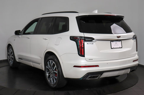 Used 2022 Cadillac XT6 Sport w/ Technology Package image 3
