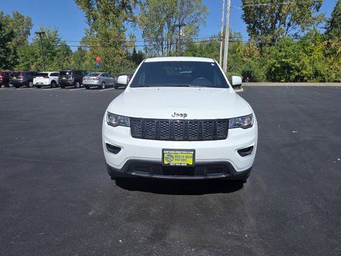 Used 2017 Jeep Grand Cherokee Laredo image 2