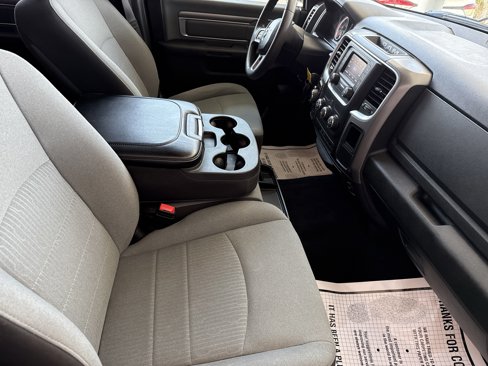 Used 2022 RAM 1500 Classic SLT image 17