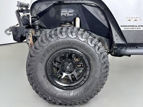 Used 2016 Jeep Wrangler Unlimited Sahara w/ Dual Top Group image 28