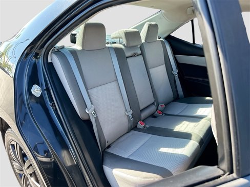Used 2017 Toyota Corolla SE image 19