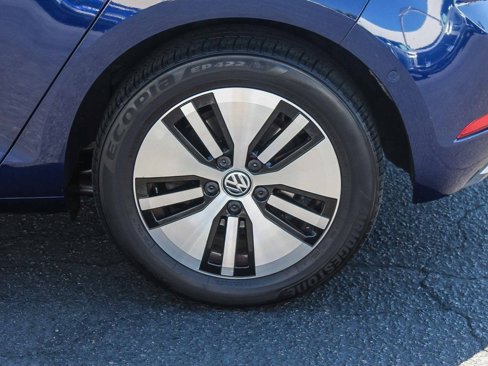 Used 2019 Volkswagen e-Golf SEL Premium image 5