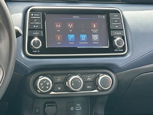 Used 2023 Nissan Versa SV image 16