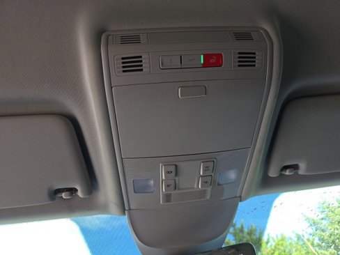 Used 2022 Volkswagen Taos SE image 18