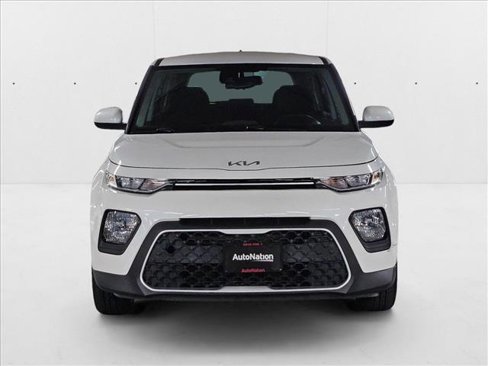 Used 2022 Kia Soul S image 2