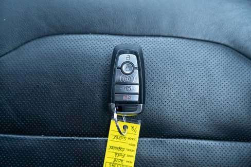 Used 2018 Ford Explorer Limited image 31
