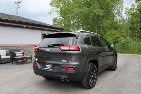 Used 2016 Jeep Cherokee Latitude w/ Comfort/Convenience Group image 5