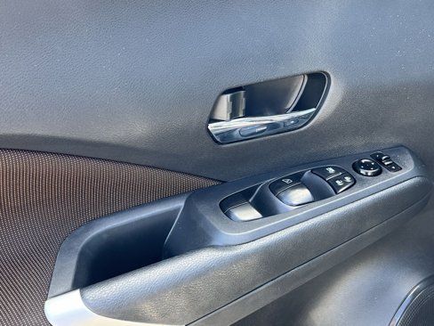 Used 2023 Nissan Kicks SR image 15