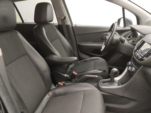 Used 2019 Chevrolet Trax LT w/ LT Convenience Package image 21