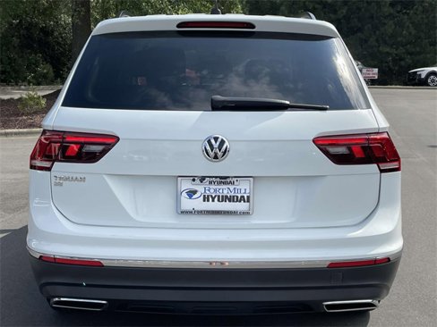 Used 2021 Volkswagen Tiguan SE image 5