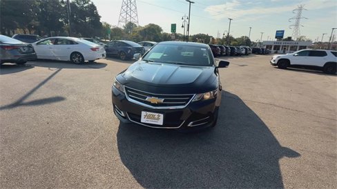 Used 2015 Chevrolet Impala LT w/ Convenience Package image 3