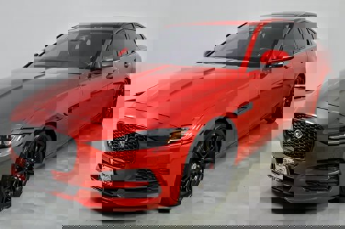 Used 2020 Jaguar XE S image 6
