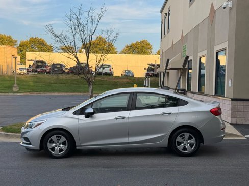 Used 2017 Chevrolet Cruze LS image 8