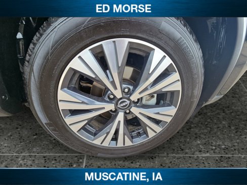 Used 2023 Nissan Rogue SV image 12