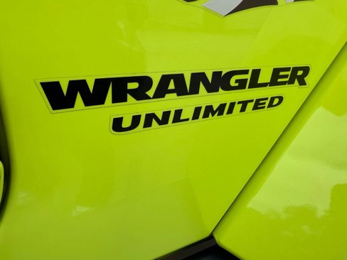 Used 2016 Jeep Wrangler Unlimited Sahara w/ Connectivity Group image 21