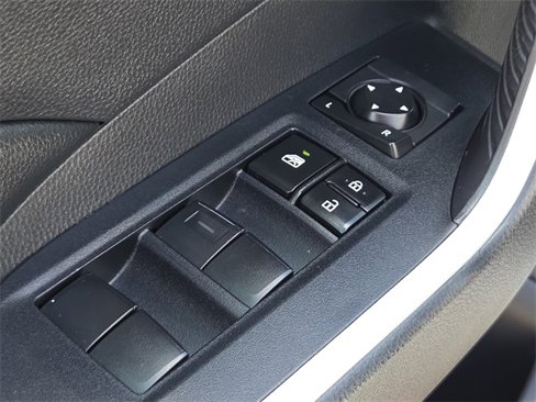 Used 2019 Toyota RAV4 LE image 18