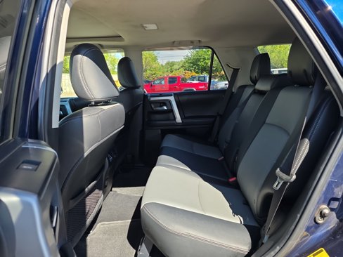 Used 2015 Toyota 4Runner SR5 image 16