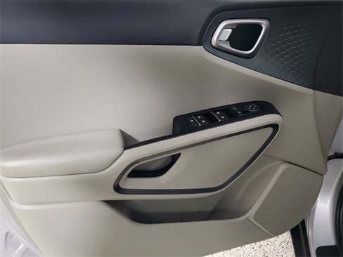Used 2021 Kia Soul S image 17