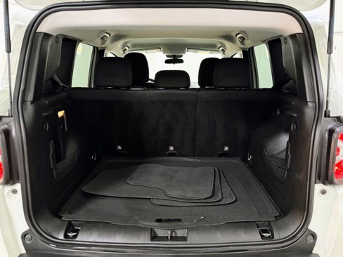 Used 2020 Jeep Renegade Sport w/ Sport Appearance Group image 27
