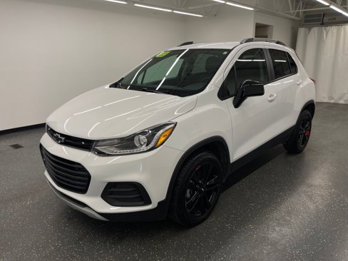 Used 2022 Chevrolet Trax LT w/ Redline Edition image 4