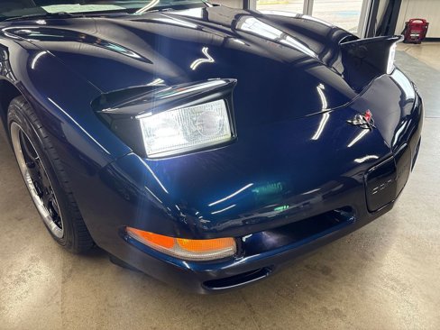 Used 2000 Chevrolet Corvette Coupe w/ Roof Pkg image 22