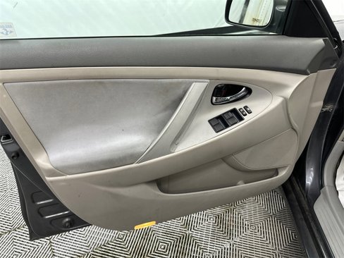 Used 2009 Toyota Camry LE image 11