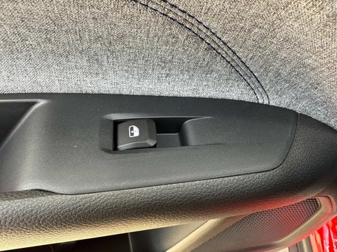 New 2025 Jeep Compass Latitude w/ Sun and Sound Group image 9