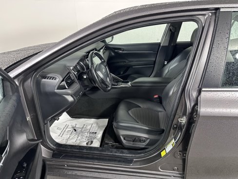 Used 2020 Toyota Camry SE image 20