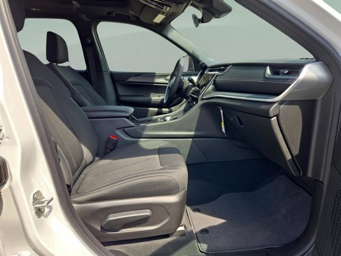 New 2025 Jeep Grand Cherokee Laredo image 23