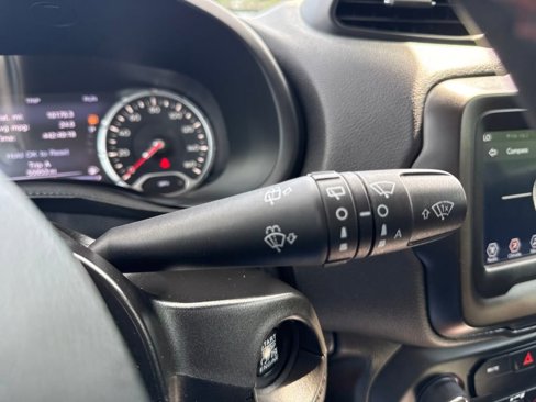 Used 2020 Jeep Renegade Trailhawk image 29