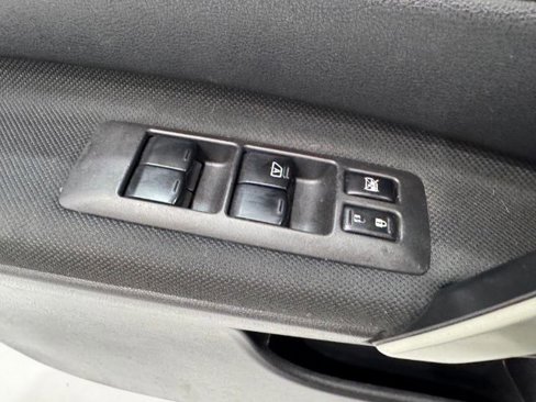 Used 2013 Nissan Rogue S image 17