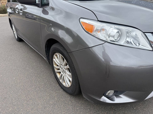 Used 2015 Toyota Sienna XLE Premium image 5