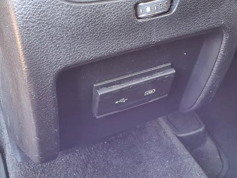 Used 2019 Jeep Cherokee Latitude Plus image 15