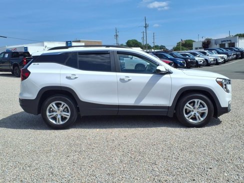 Used 2022 GMC Terrain SLE w/ Driver Convenience Package image 8
