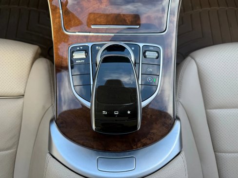 Used 2015 Mercedes-Benz C 300 4MATIC Sedan image 19