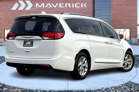 Used 2019 Chrysler Pacifica Touring-L Plus w/ Tire & Wheel Group image 5