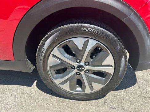 Used 2022 Kia Niro EX image 32