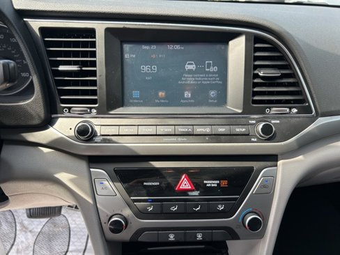 Used 2018 Hyundai Elantra SEL image 21