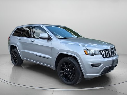 Used 2019 Jeep Grand Cherokee Altitude image 2