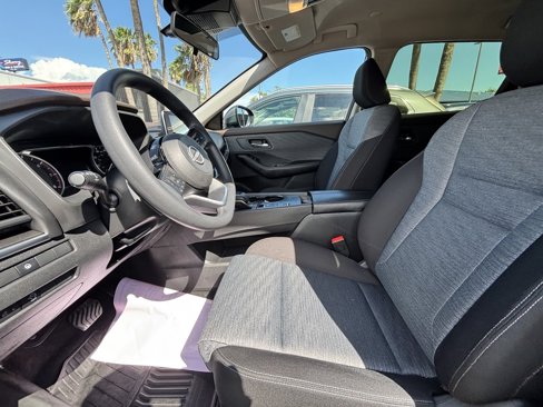 Used 2023 Nissan Rogue SV image 14