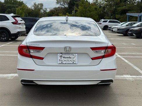 Used 2018 Honda Accord EX image 5