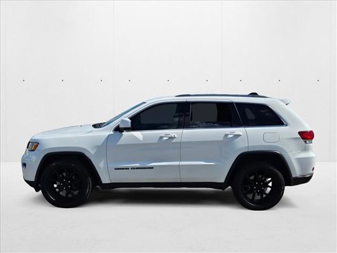 Used 2020 Jeep Grand Cherokee Laredo image 8