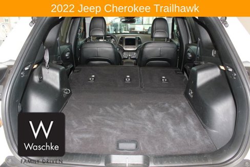 Used 2022 Jeep Cherokee Trailhawk w/ Trailer Tow Group image 18