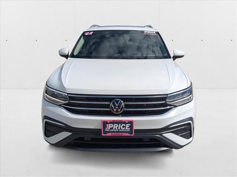 Used 2022 Volkswagen Tiguan SE image 2