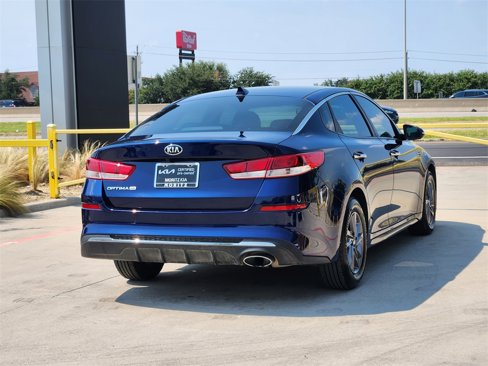 Certified 2020 Kia Optima LX image 4