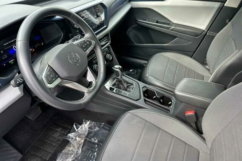 Certified 2023 Volkswagen Taos SE w/ Panoramic Sunroof Package image 10