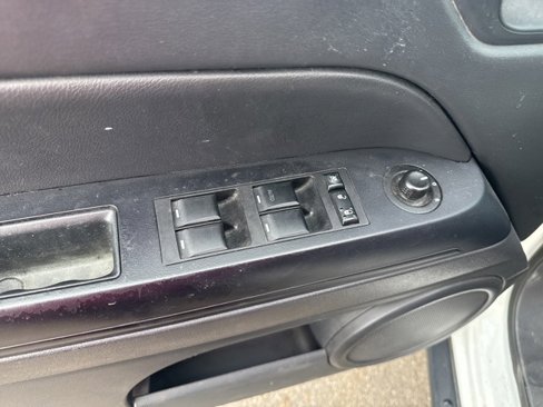 Used 2016 Jeep Compass Sport w/ Power Value Group image 17